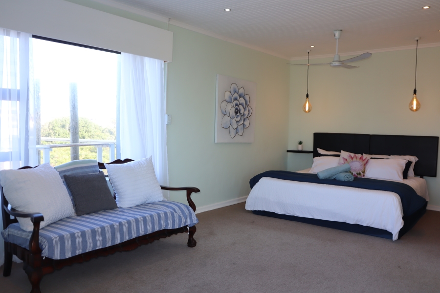 5 Bedroom Property for Sale in Paradise Beach Eastern Cape